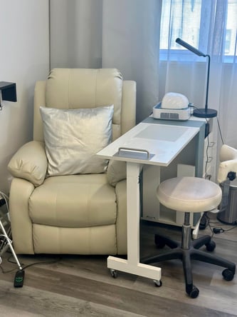 Manicure & Pedicure Chair for Rent – Beverly Hills