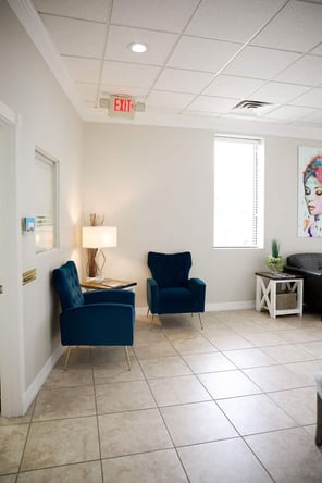 Spacious, Customizable Private Salon Suite in Cypress, TX – Great Natural Light