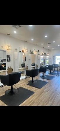 Scottsdale: All-Inclusive Chair Rental for Hairstylists | Modern, Bright Space at The Meeting Place