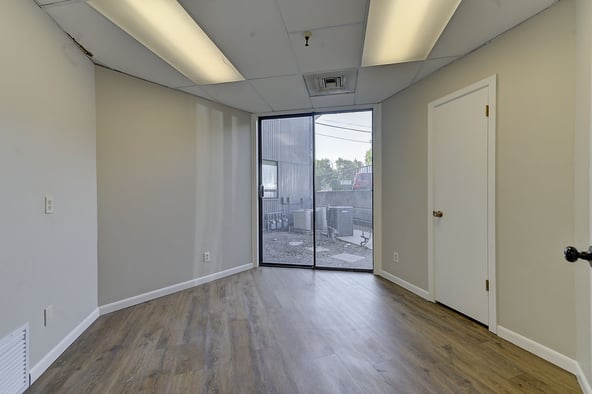 Provo Salon Suites & Booths — Private, All-Inclusive, Prime Location