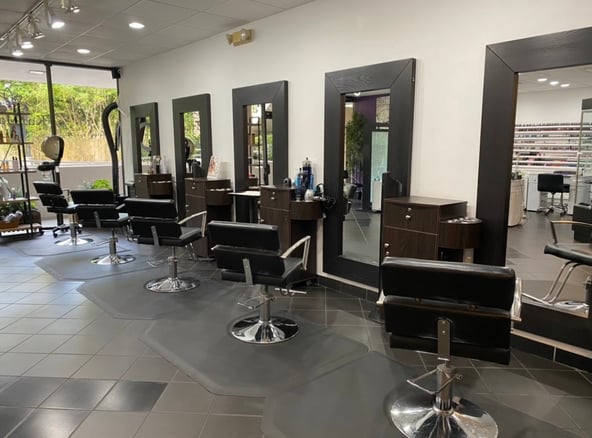 Salon Booth / Station Rental