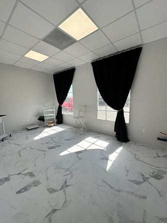 PRIVATE SALON SUITE ROOM