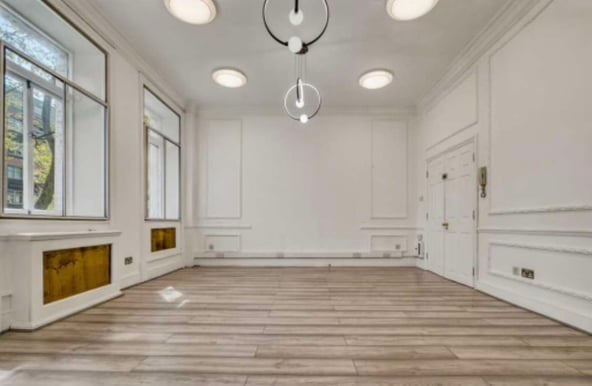 Spacious and glamorous room for aesthetic medical treatments