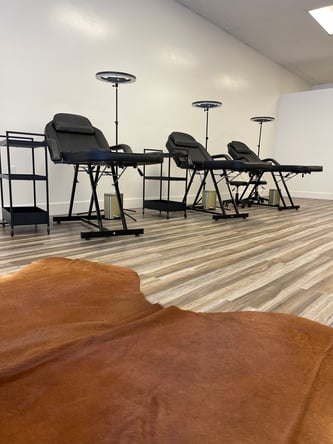 lash + brow studio room rentals x open bay stations available