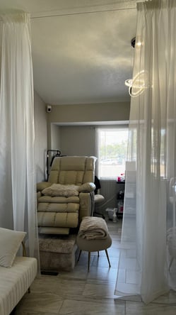 ROOMS for BEAUTY BUSINESS RENT in ICONIC BEAUTY SPACE (Sacramento)✨