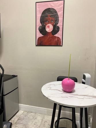 Brand New Suites, Booths & Chairs in Altamonte Springs | Delicate Beauties Beauty Bar