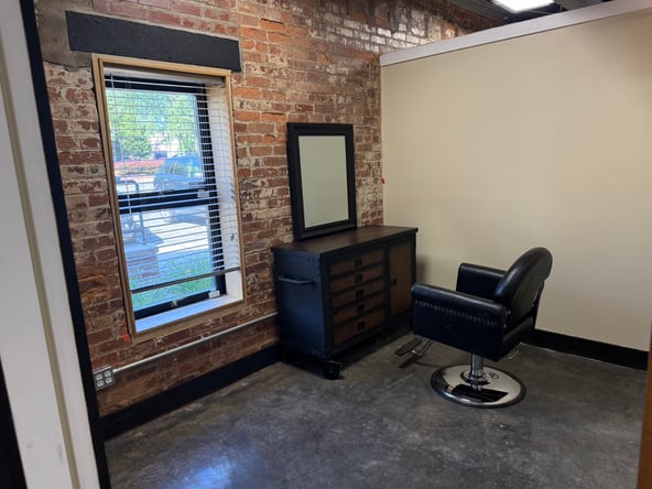 Salon Suites & Stations for Independent Beauty Pros | Signature Salon Pro
