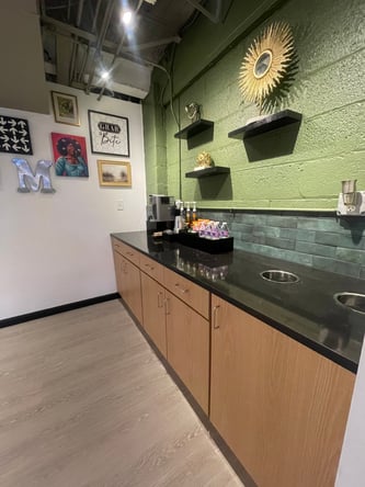 Salon Suite Rental in Old Town Alexandria