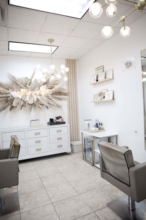 Spacious, Customizable Private Salon Suite in Cypress, TX – Great Natural Light