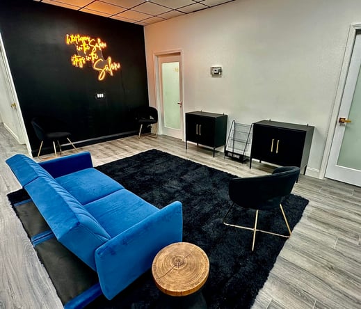 Salon Suites for Rent in Mobile Alabama. 4 weeks free! $235 a week