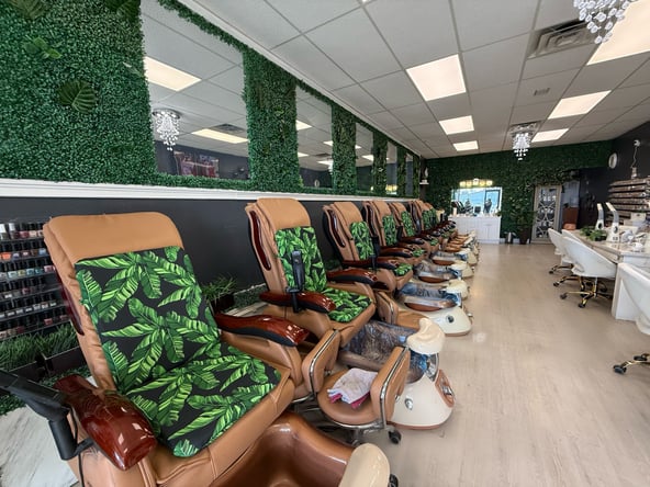 Salon Suite Rental – Nail Station For Rent Daily pay