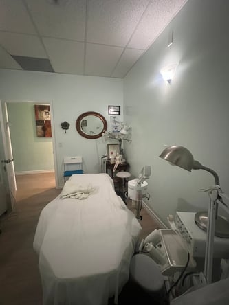 Salon Room for rent for beauty professionals!