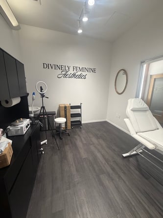 SUBLEASE DOWNTOWN SANTA MONICA SALON SUITE