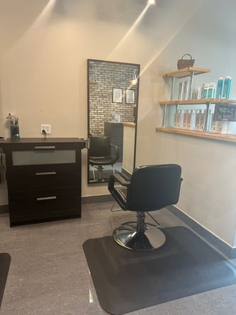 Hair and Nail Station for Rent
