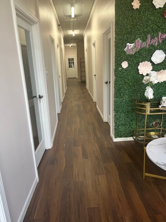 Salon Suites for Lease