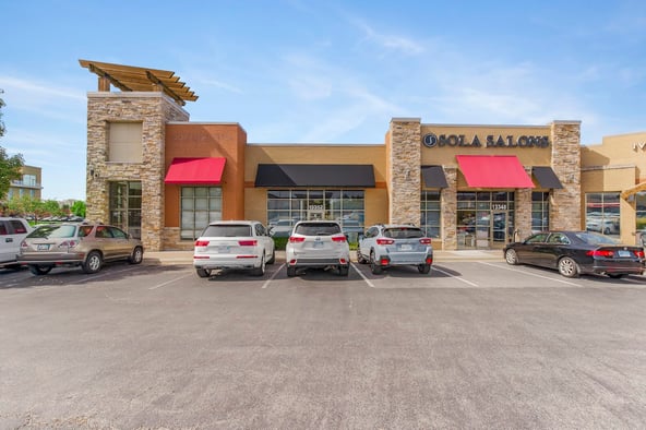 Sola Salon Studios in Overland Park, KS – Salon Suite for Rent