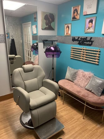 Gorgeous Fully Furnished Salon Suite Booth and Chairs for Rent Hourly Daily or Weekly