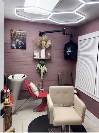 Salons by JE Monthly Rentals $700/Month, Large Suite (133 sq.ft.) $500/Month, Small Suite (80 sq.ft