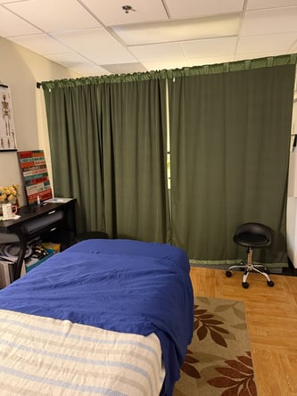 Furnished Massage and Bodywork Suite Available in Lakeview-5 Days/Wk (Sun-Thu)