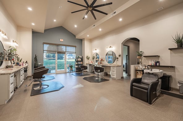 Upscale Salon Suites & Chairs for Rent – Prime Location | All-Inclusive Amenities!