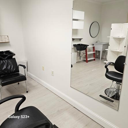 Salon Suite Rental