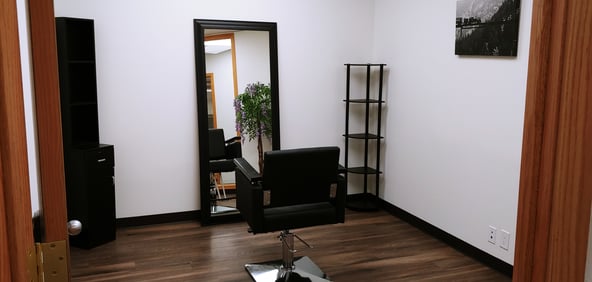 Centennial Salon Suite – $173.75 per week (Centennial)