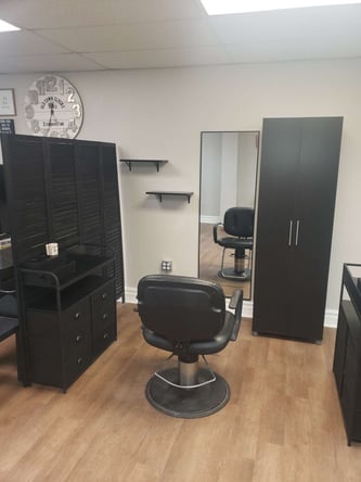 Salon Station For Rent