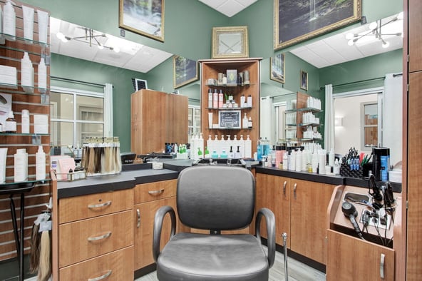 Sola Salon Studios in Snellville, GA – Salon Suite for Rent