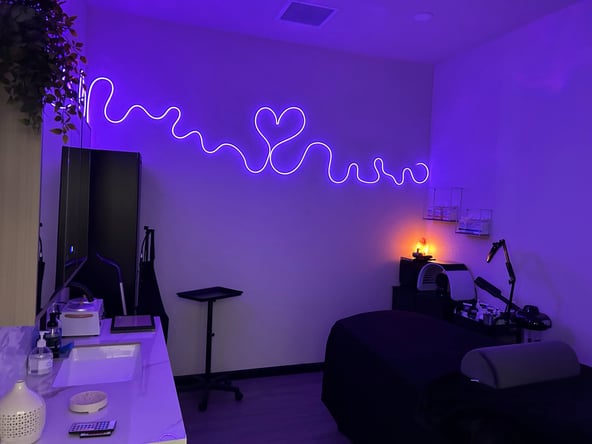 Luxury Salon Suites for Rent – Be Your Own Boss at Salon Art Studios!
