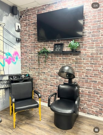 Affordable Salon Booth Rental – 24/7 Access | Jamaica, Queens