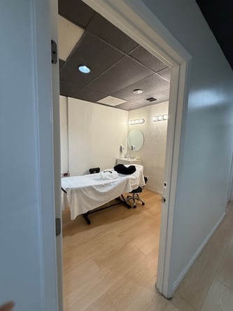 Private Salon Room & chairs for Rent – Perfect for Beauty Professionals | Nosh Nail & Hair Studio.