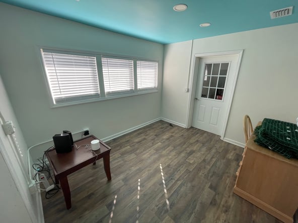 Renovated salon in Graceville, Florida; Looking for beauty professionals! :)