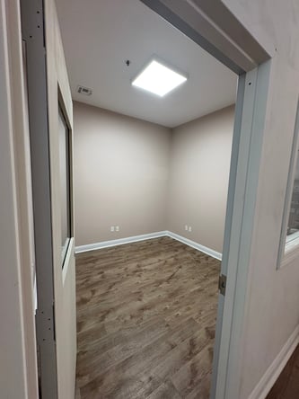 TWO BEAUTY STUDIO ROOMS AVAILABLE