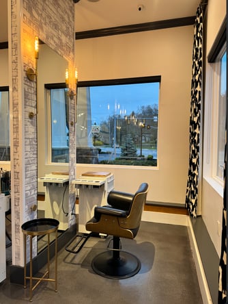 Chair Rental in HIGH END Luxury Salon (The Lux Studio)