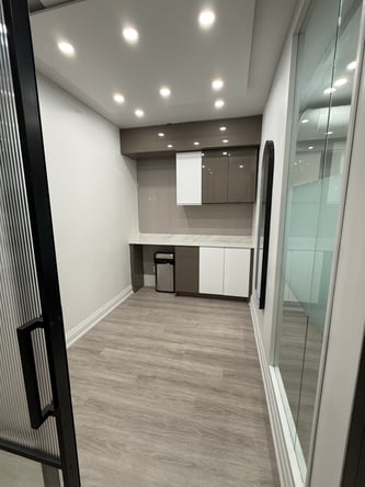 PRIVATE MAIN-FLOOR OFFICE STUDIO FOR LEASE – YORKVILLE