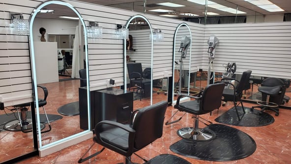 💇 Salon Chair Fullerton–1Chair $175/Weekly, Half Salon(3Chairs+2 ShampooBowls)$325/Weekly