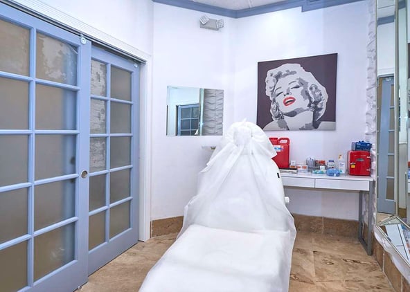 Salon Suites for Rent in a Luxurious Mall in Plantation