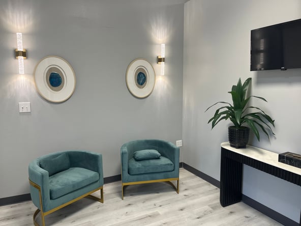 Salon Chair for Rent at Golden Cuts Color – San Rafael, CA