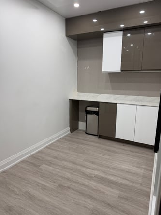 PRIVATE MAIN-FLOOR OFFICE STUDIO FOR LEASE – YORKVILLE