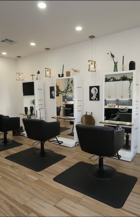 Scottsdale: All-Inclusive Chair Rental for Hairstylists | Modern, Bright Space at The Meeting Place