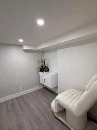 PRIVATE LOWER-LEVEL COMMERCIAL SPACE FOR LEASE – YORKVILLE