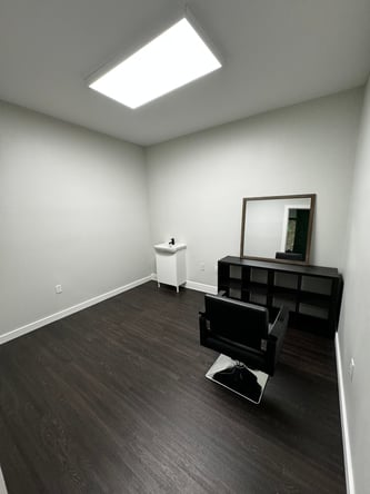 Salon Suites for Rent