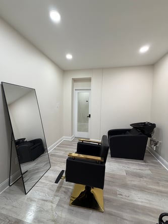Luxury Salon Suites & Booth Rentals — Downtown Memphis