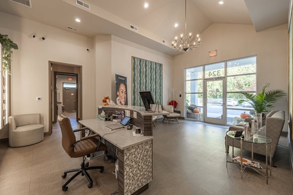 Upscale Salon Suites & Chairs for Rent – Prime Location | All-Inclusive Amenities!