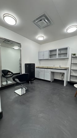 Salon Suite