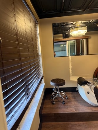 SALON SUITES FOR RENT ANY USE