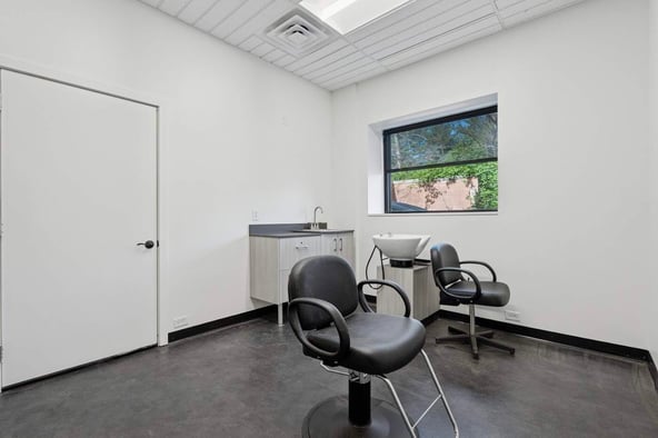 Sola Salon Studios in Glen Mills, PA – Salon Suite for Rent