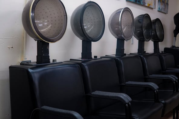 Flatbush Salon Chair Rental – AC, Break Room, Great Foot Traffic (Brooklyn)