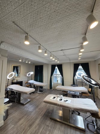 Private Luxury PMU & Aesthetic Studio | Training Space – Midtown Manhattan