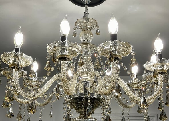 Beautiful Luxury Salon Available!